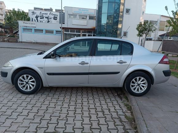 Sahibinden Renault Megane 1.4 Authentique 2006 Model