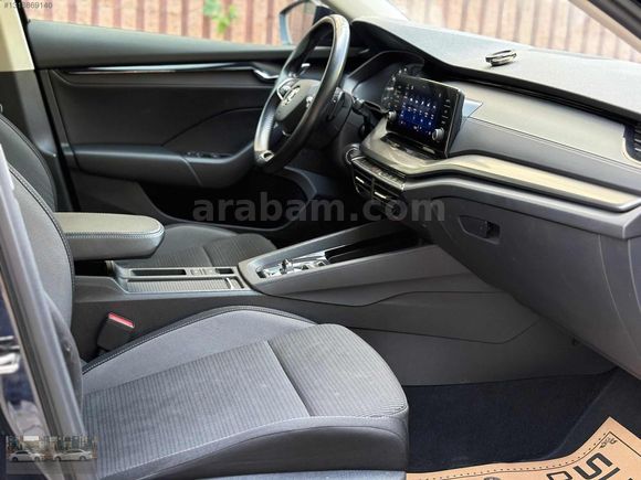 SUNA OTOMOTİVDEN OCTAVYA 1.5 HİBRİT E TEC OTOMATİK 140 BİNDE