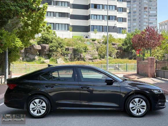 SUNA OTOMOTİVDEN OCTAVYA 1.5 HİBRİT E TEC OTOMATİK 140 BİNDE