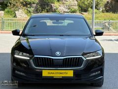 SUNA OTOMOTİVDEN OCTAVYA 1.5 HİBRİT E TEC OTOMATİK 140 BİNDE