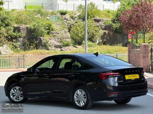 SUNA OTOMOTİVDEN OCTAVYA 1.5 HİBRİT E TEC OTOMATİK 140 BİNDE