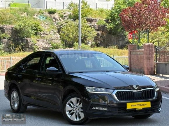 SUNA OTOMOTİVDEN OCTAVYA 1.5 HİBRİT E TEC OTOMATİK 140 BİNDE