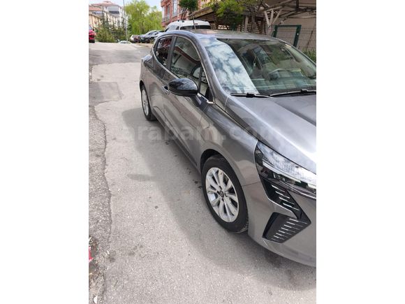 Sahibinden Renault Clio 1.0 TCe Evolution 2025 Model