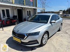 OTOPAZAR'DAN KREDİ/SENET/K.K 12 TAKSİT 2022 HYBRİD SKODA OCTAVİA