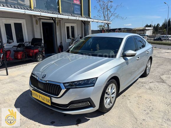 OTOPAZAR'DAN KREDİ/SENET/K.K 12 TAKSİT 2022 HYBRİD SKODA OCTAVİA