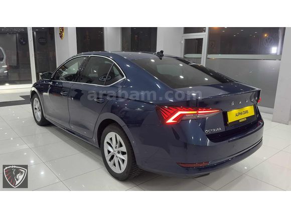 Hatasız Boyasız Octavia 1.5 e-Tec Premium servis Bakımlı