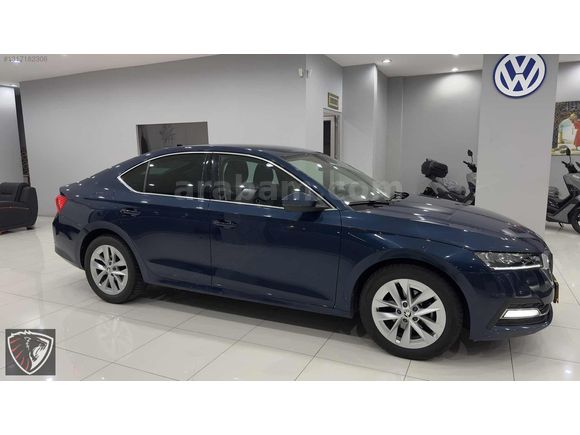 Hatasız Boyasız Octavia 1.5 e-Tec Premium servis Bakımlı