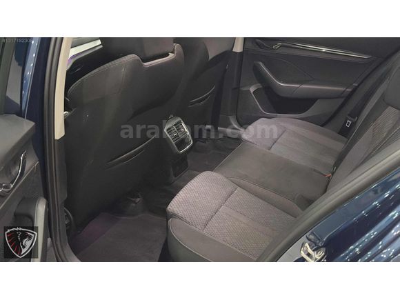 Hatasız Boyasız Octavia 1.5 e-Tec Premium servis Bakımlı