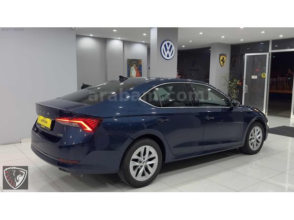Hatasız Boyasız Octavia 1.5 e-Tec Premium servis Bakımlı