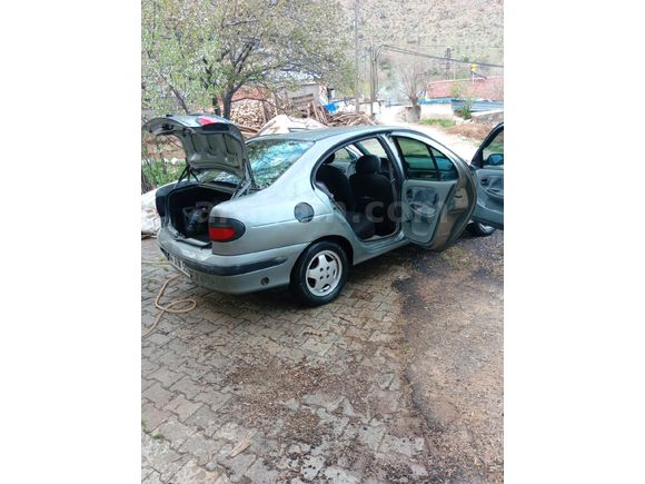 Sahibinden Renault Megane 1.6 RTE 1999 Model