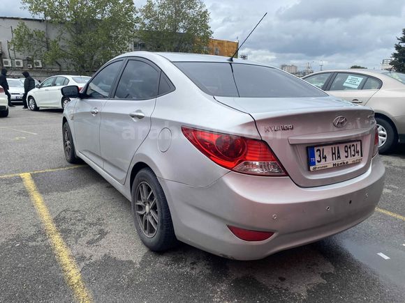 Sahibinden Hyundai Accent Blue 1.6 CRDI Mode 2011 Model 