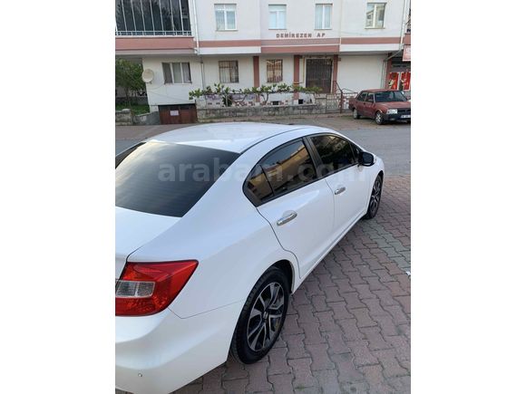Sahibinden Honda Civic 1.6i VTEC Eco Elegance 2014 Model 