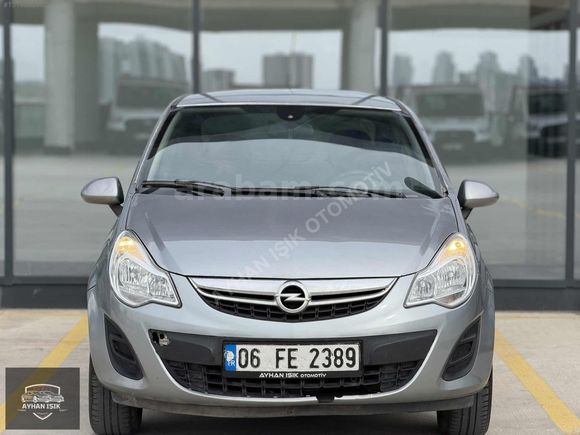 AYHAN IŞIK'TAN BAKIMLI OPEL CORSA OTOMATİK VİTES