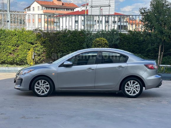 Sahibinden Mazda 3 1.6 Touring 2012 Model