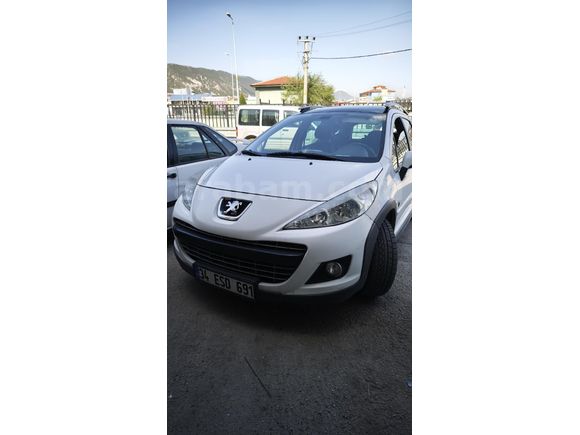 Sahibinden Peugeot 207 1.6 HDi Outdoor 2011 Model