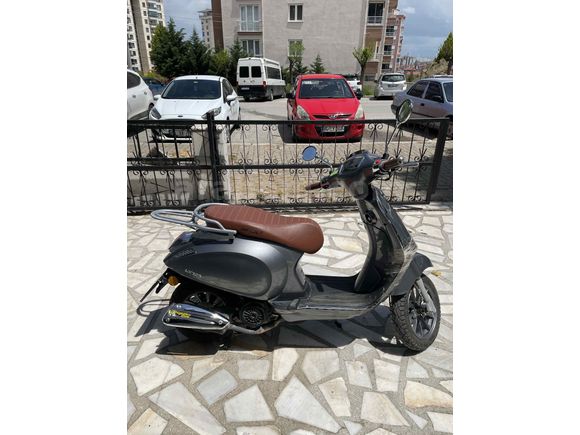  125CC SCOOTER 3BİNDE

 Revolt RS6 