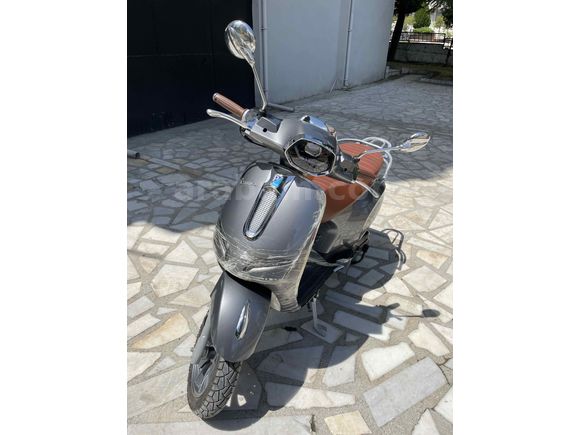  125CC SCOOTER 3BİNDE

 Revolt RS6 