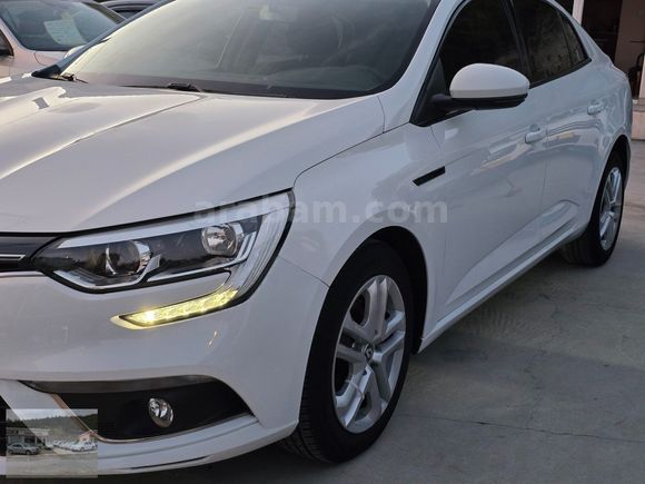 2017 RENAULT MEGANE 1.6 - 16V JOY 77.000 KM DE