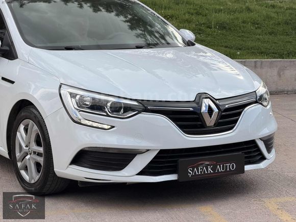 ŞAFAK AUTO'DAN BOYASIZ 70 BİN KM'DE MEGANE K KARTI 12