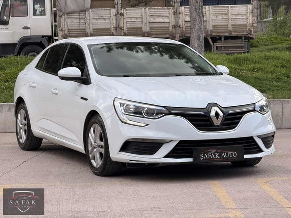 ŞAFAK AUTO'DAN BOYASIZ 70 BİN KM'DE MEGANE K KARTI 12