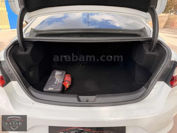 ŞAFAK AUTO'DAN BOYASIZ 70 BİN KM'DE MEGANE K KARTI 12