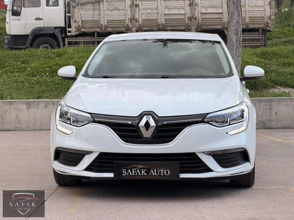 ŞAFAK AUTO'DAN BOYASIZ 70 BİN KM'DE MEGANE K KARTI 12