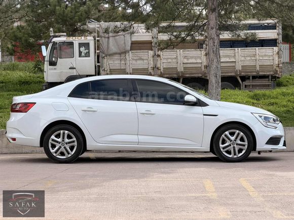 ŞAFAK AUTO'DAN BOYASIZ 70 BİN KM'DE MEGANE K KARTI 12