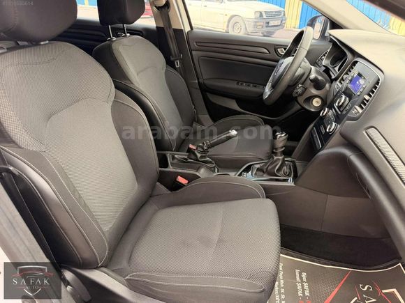 ŞAFAK AUTO'DAN BOYASIZ 70 BİN KM'DE MEGANE K KARTI 12