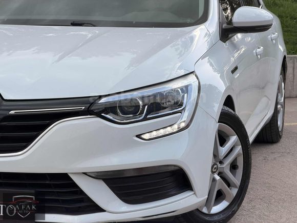 ŞAFAK AUTO'DAN BOYASIZ 70 BİN KM'DE MEGANE K KARTI 12