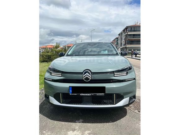 2025  Model  Citroen C4X MAX PAKET