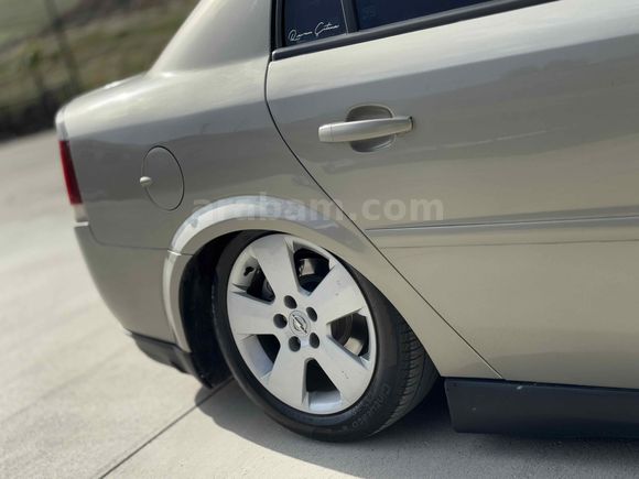 ‘BEYOĞLU’ 2004 Opel Vectra 1.6 Comfort Sunroof