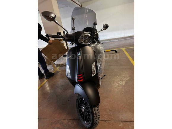 * Vespa Sprint 150 ABS Mat Black Camlı