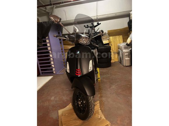 * Vespa Sprint 150 ABS Mat Black Camlı