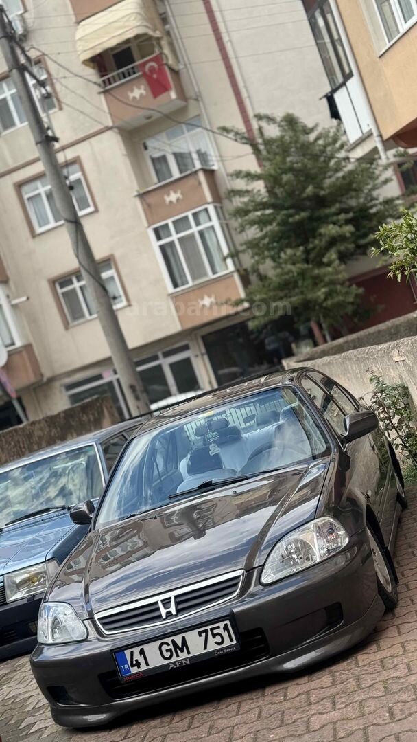 Sahibinden Honda Civic 1.6 i ES 2000 Model Kocaeli 300.000 km Füme 2