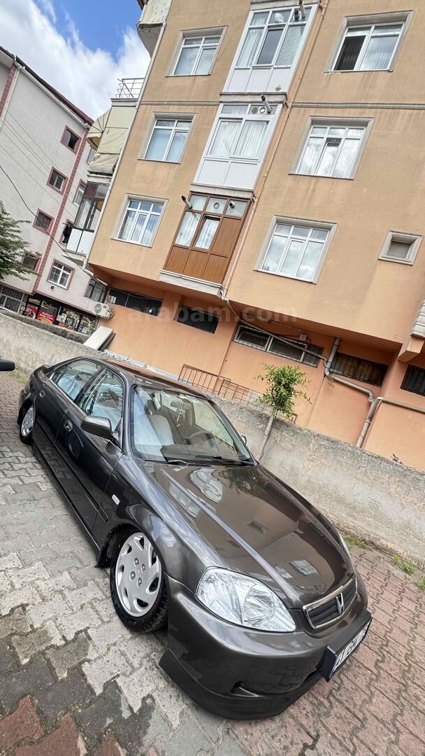 Sahibinden Honda Civic 1.6 i ES 2000 Model Kocaeli 300.000 km Füme 4