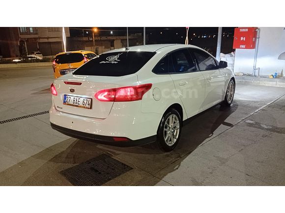 Sahibinden Ford Focus 1.6 TDCi Trend X 2015 Model  287.000 km Beyaz