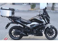 Dolu aksesuarlı Bajaj Dominar 250 D