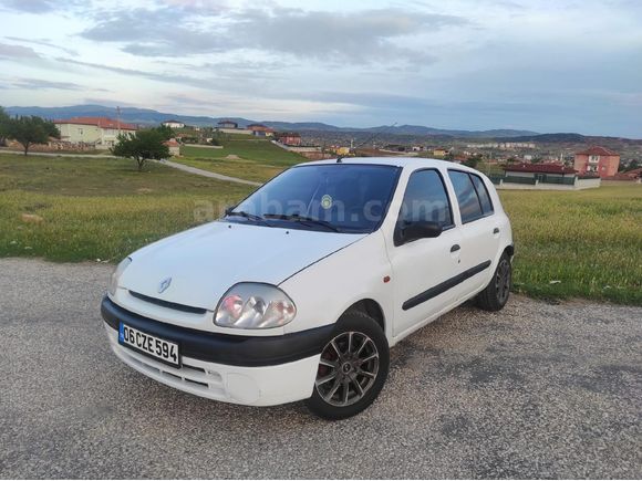 Sahibinden Renault Clio OTOMATİK 1.6 RTE 2000 Model