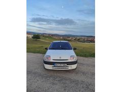 Sahibinden Renault Clio OTOMATİK 1.6 RTE 2000 Model