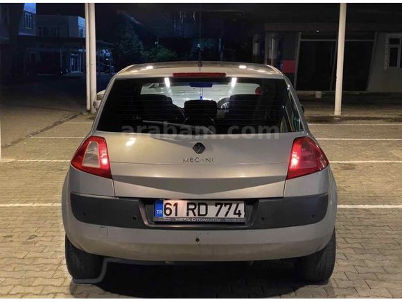 Sahibinden Renault Megane 1.4 Expression 2006 Model  333.000 km Gri (Gümüş)