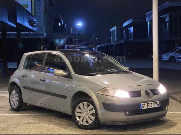 Sahibinden Renault Megane 1.4 Expression 2006 Model  333.000 km Gri (Gümüş)