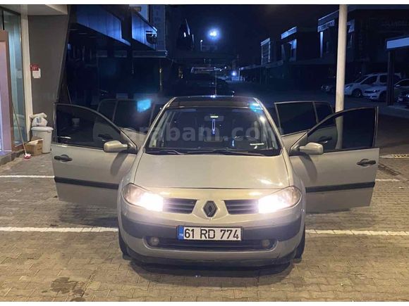 Sahibinden Renault Megane 1.4 Expression 2006 Model  333.000 km Gri (Gümüş)