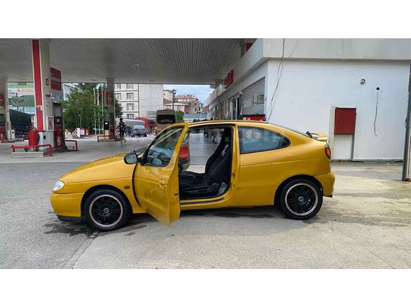 Sahibinden Renault Megane 1.6 Coupe RN 1998 Model 