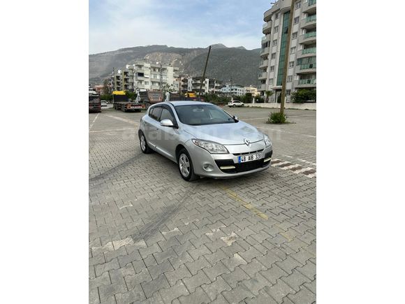 Sahibinden Renault Megane 1.5 dCi Privilege 2012 Model Hatay 234.000 km Gri (Gümüş)