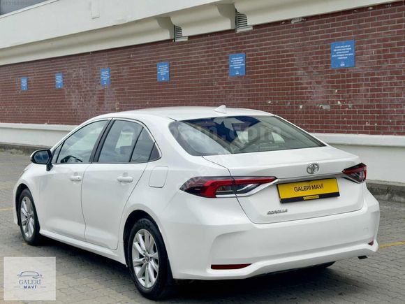 GALERİ MAVİ'DEN 2023 TOYOTA CORALLA 1.5 DREAM MULTIDRIVE S