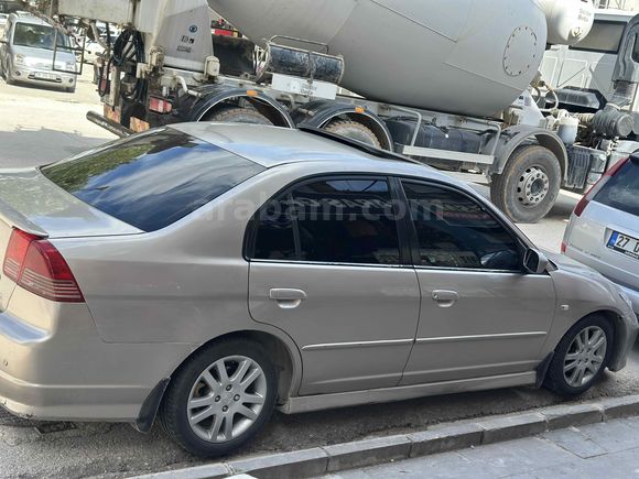 Sahibinden Honda Civic 1.6i VTEC ES 2005 Model 