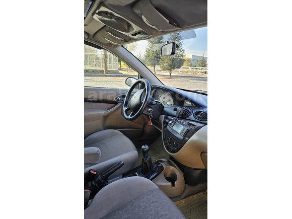 Sahibinden Ford Focus 2.0 Ghia 2001 Model
