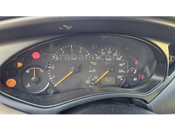 Sahibinden Ford Focus 2.0 Ghia 2001 Model
