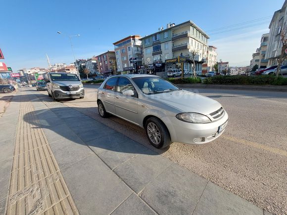 Sahibinden Chevrolet Lacetti 1.6 SX 2004 Model  285.000 km Gri (Gümüş)