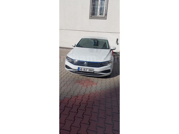 Sahibinden Volkswagen Passat 1.5 TSi Impression 2021 Model  180.000 km Beyaz